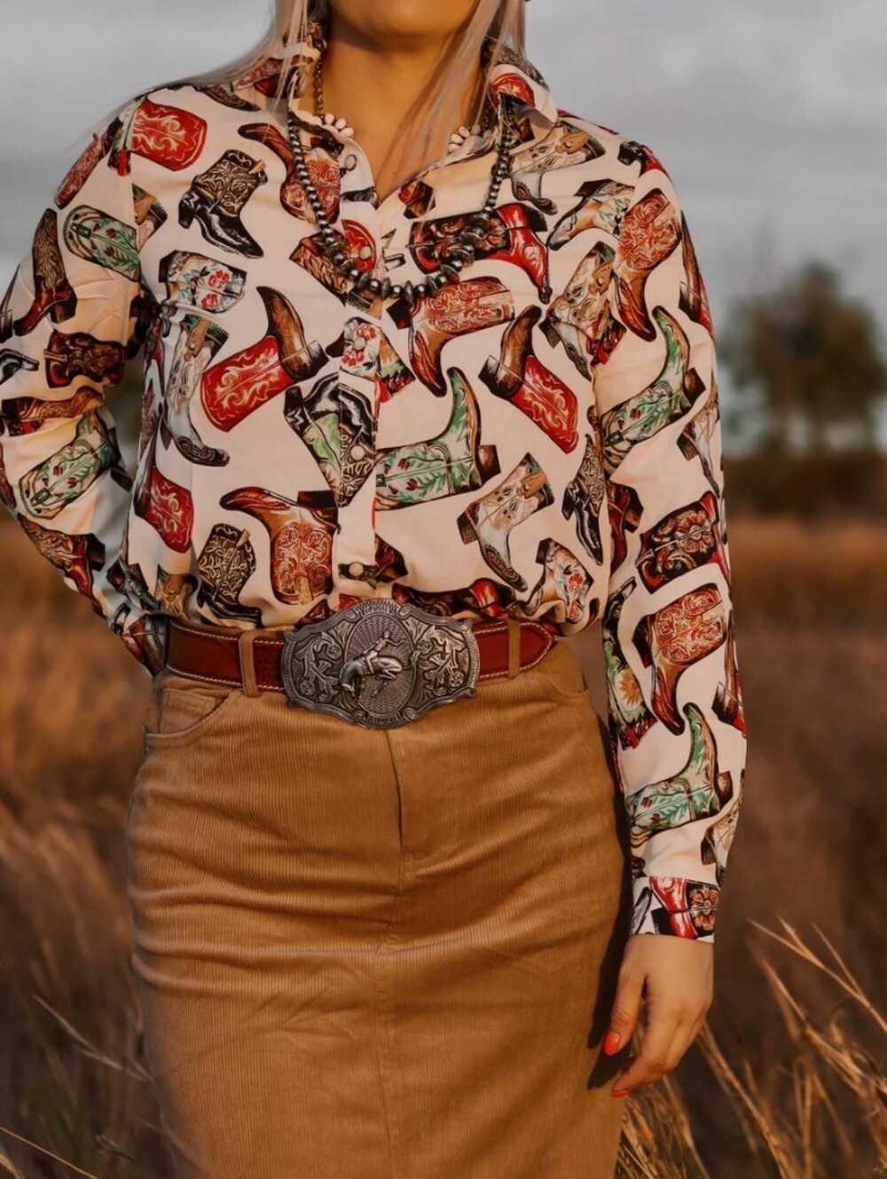 Fashion Express NWT Boot Scootin’ Boujee Blouse Western Cowboy Boot Print Top - Picture 4 of 15